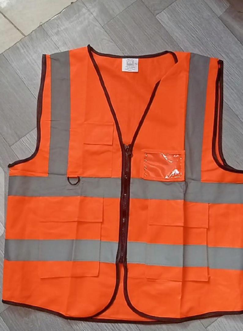 Heavy Duty Orange Safety Reflector Vest with Zipper – High Visibility Reflective Jacket for Road Safety, Construction, Cycling, and Outdoor Work