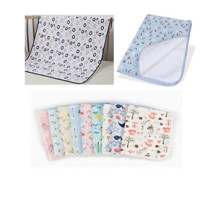 5 in 1 Baby Diaper Bag, Molfix Diapers Small 48pcs, Molfix Baby wipes, Cussons Baby S & S Gift Bag, Baby Flannels 4 pcs( Assorted colours), Mackintosh 1 pc (Assorted colour), Baby Shawl(one's Choice)
