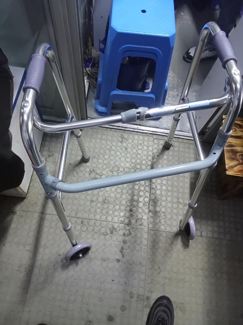 exactcare walking frame with wheels