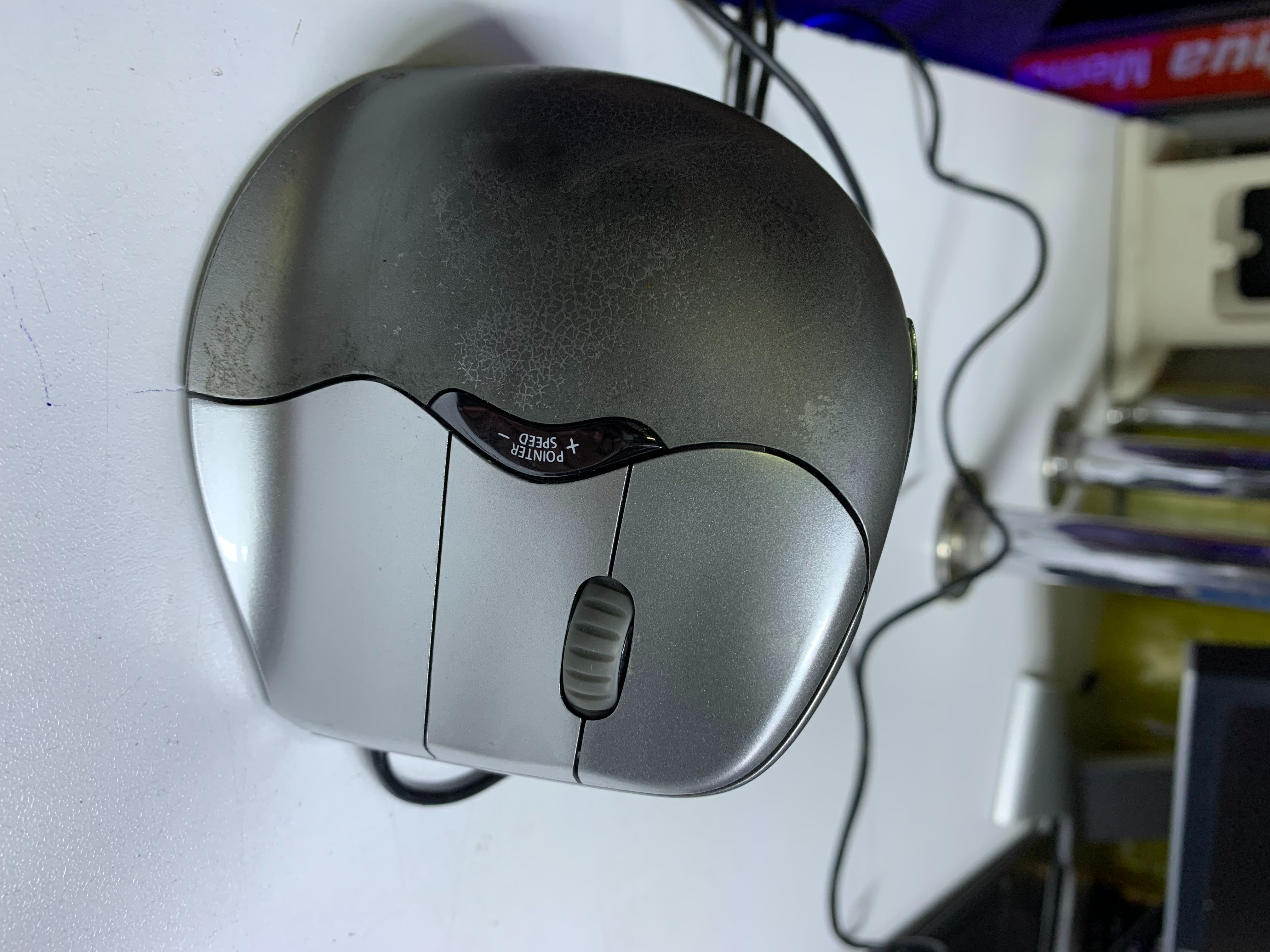 GAMING ERGONOMIC  WIRED MOUSE, WITH CUSTOMISED KEY BUTTONS,SCROLL SMOOTHER FIT BETTER