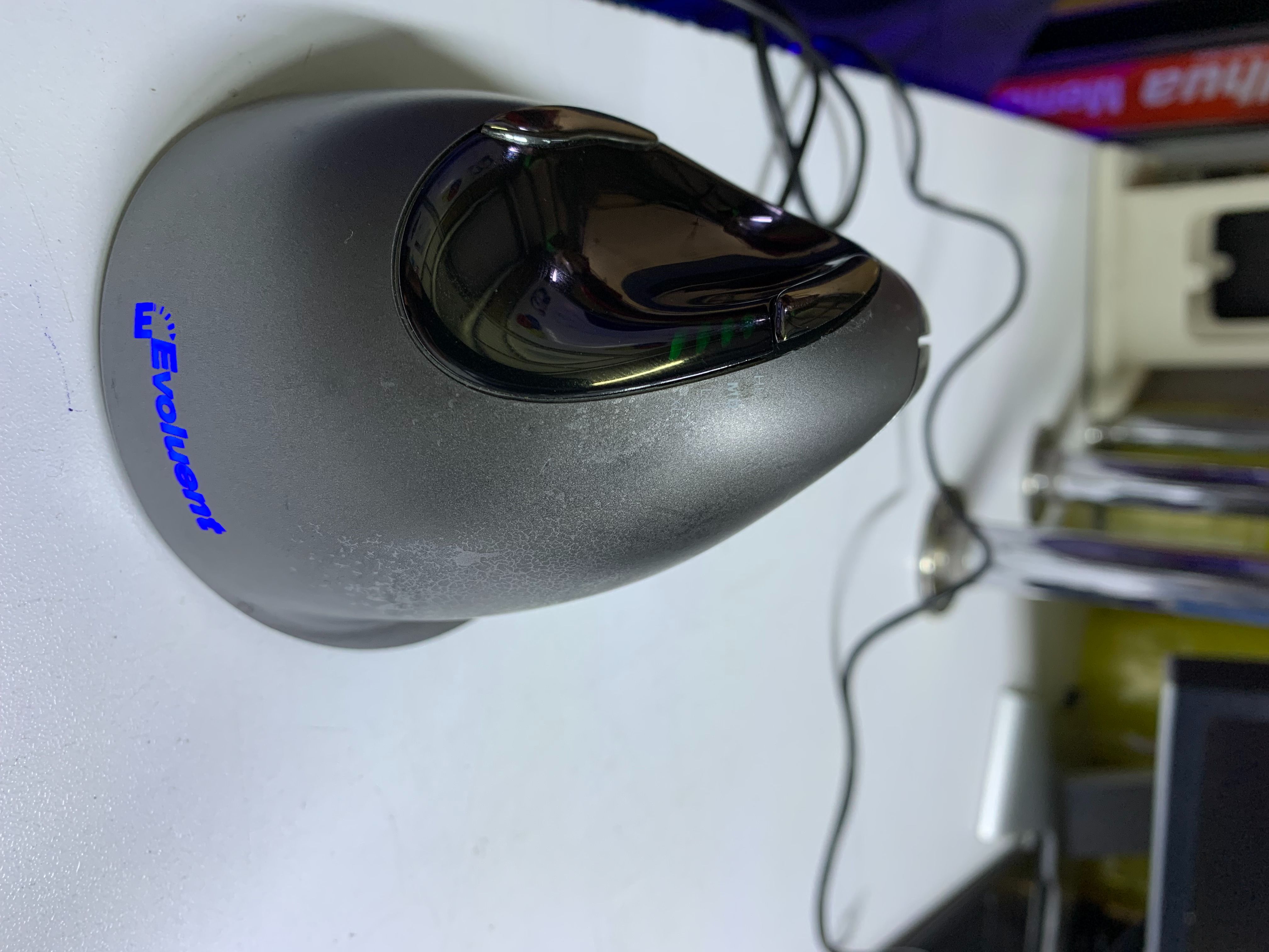 GAMING ERGONOMIC  WIRED MOUSE, WITH CUSTOMISED KEY BUTTONS,SCROLL SMOOTHER FIT BETTER