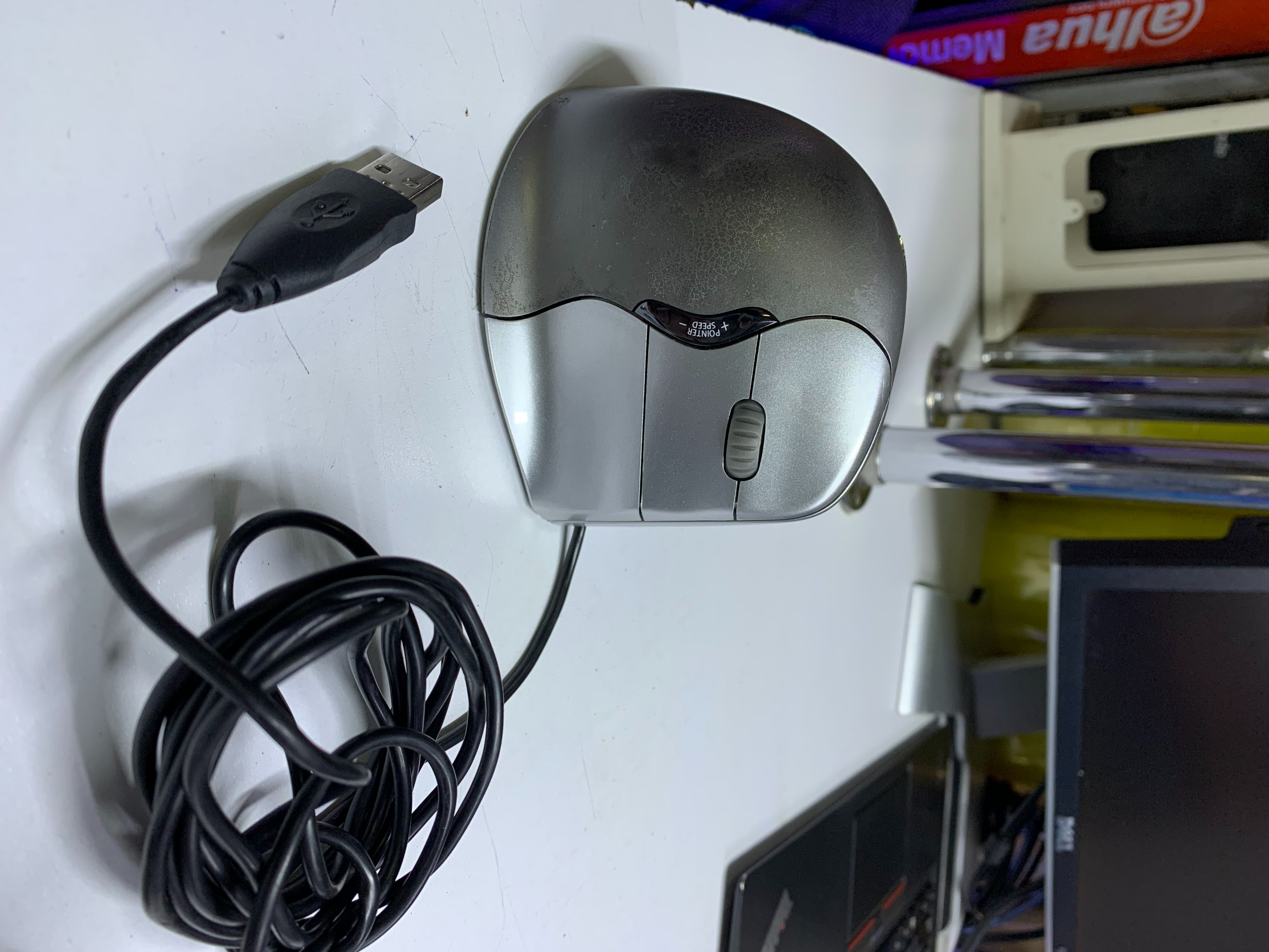 GAMING ERGONOMIC  WIRED MOUSE, WITH CUSTOMISED KEY BUTTONS,SCROLL SMOOTHER FIT BETTER