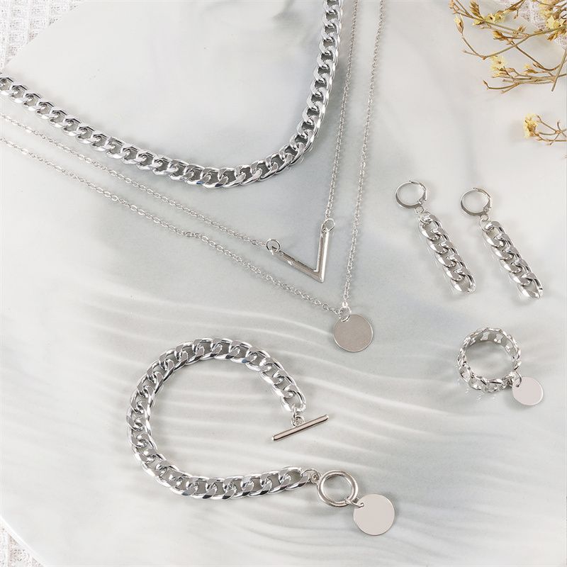 5pcs/set 2025 New Hip-Hop Unisex Jewelry Set: Diamond-Accented Quartz Ice Watch with Stackable Metal Necklace Bracelet Earrings Ring Urban Luxury for Streetwear & Nightlife Styling