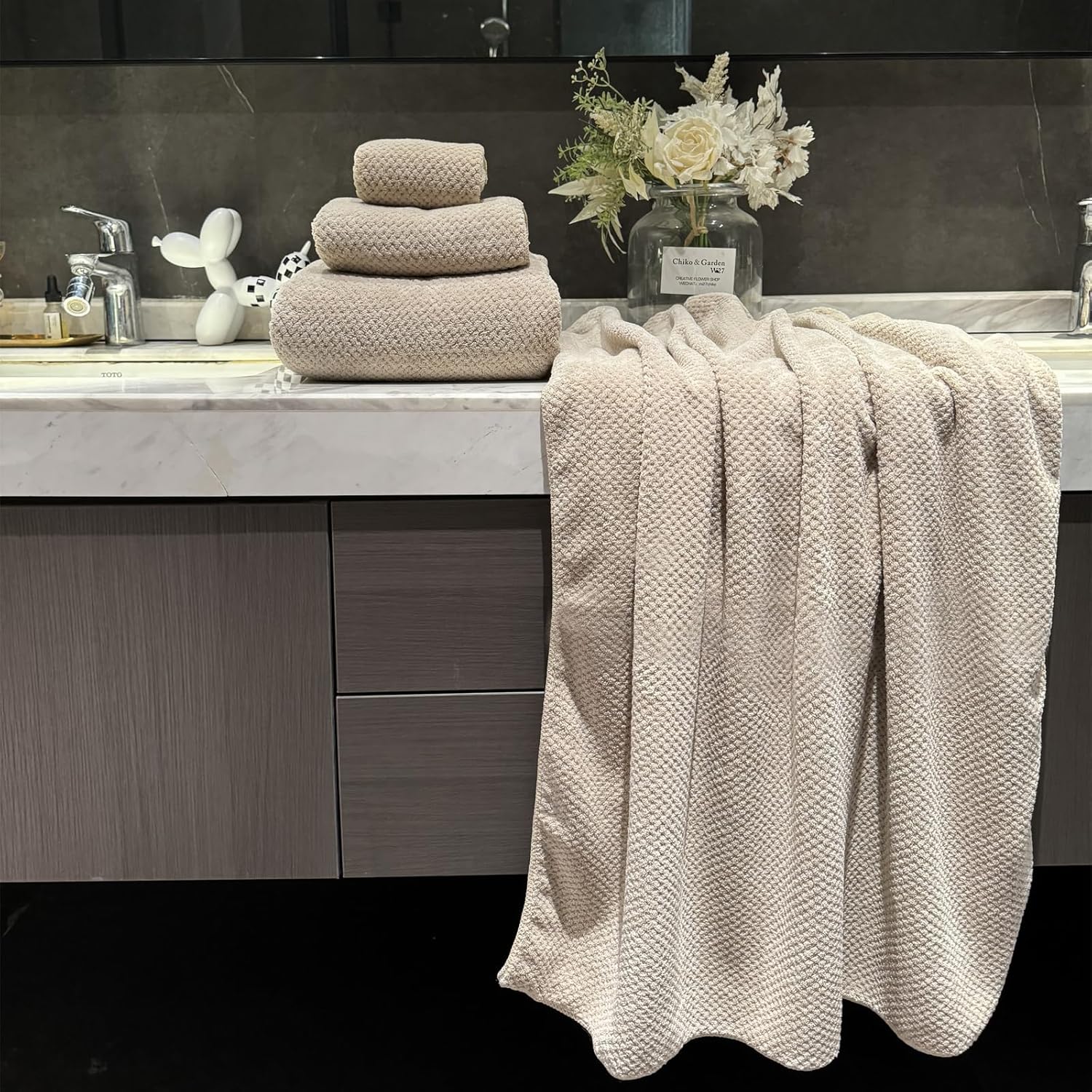 1 Pack Bath Towel Large,70×140 cm,Coral Fleece Highly Absorbent Lightweight and Quick Drying Shower Towels for Body, Sport,Beach,Bathroom,Brown
