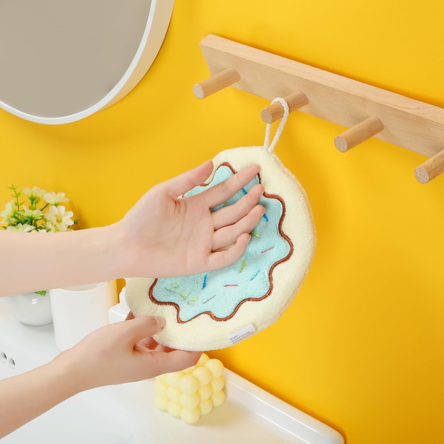 【Clearance Sale】Cute Baking Hand Towels, Bathroom Towels with Hanging Loop, Children Hand Towel Dessert, Microfiber Coral Fleece Absorbent Hand Towel for Kitchen Bedroom