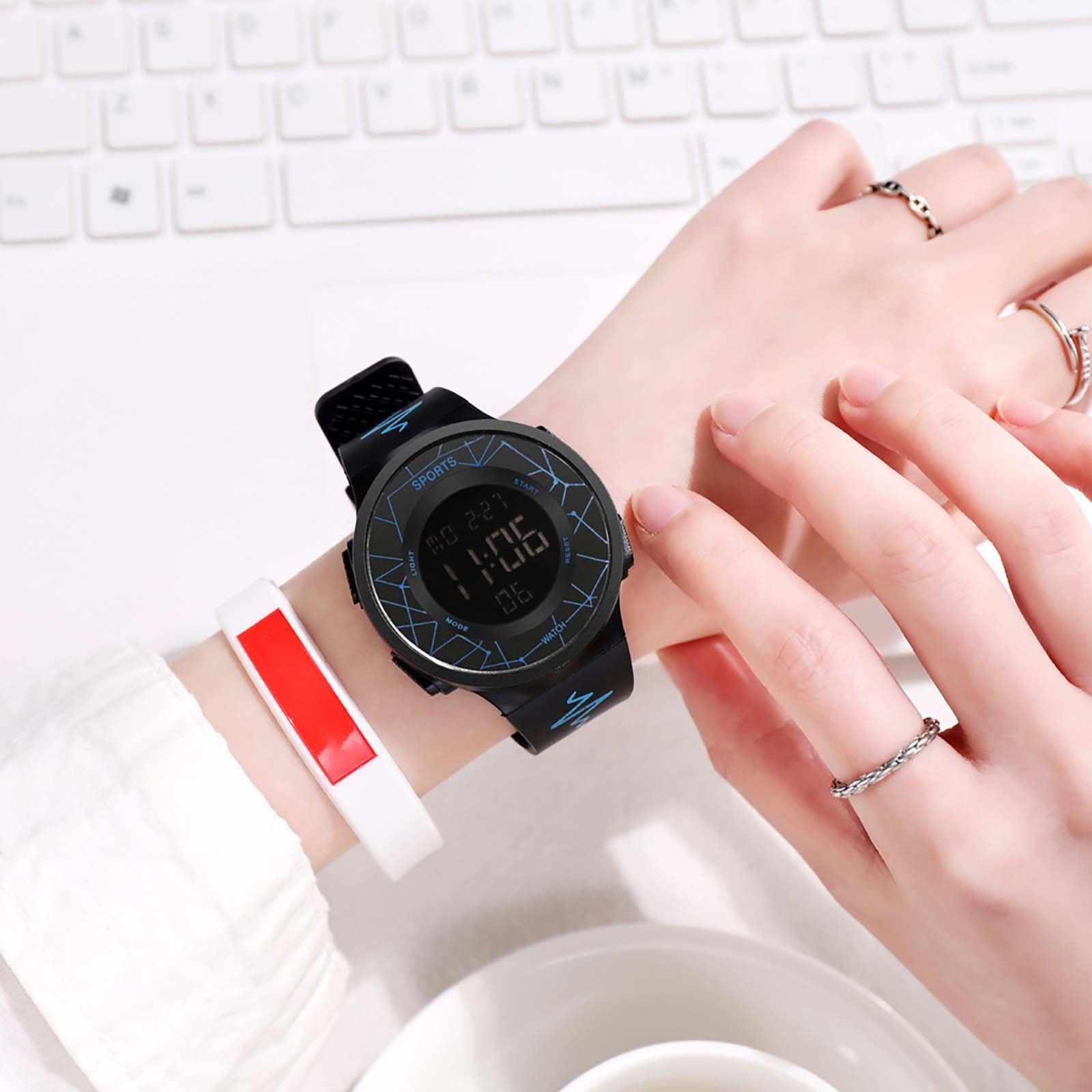 Digital Watch for Middle and High School Students - Simple and Trendy, Suitable for Boys and Girls, Swimming - Waterproof, Luminous, Sports - Style, Multifunctional with Alarm Clock