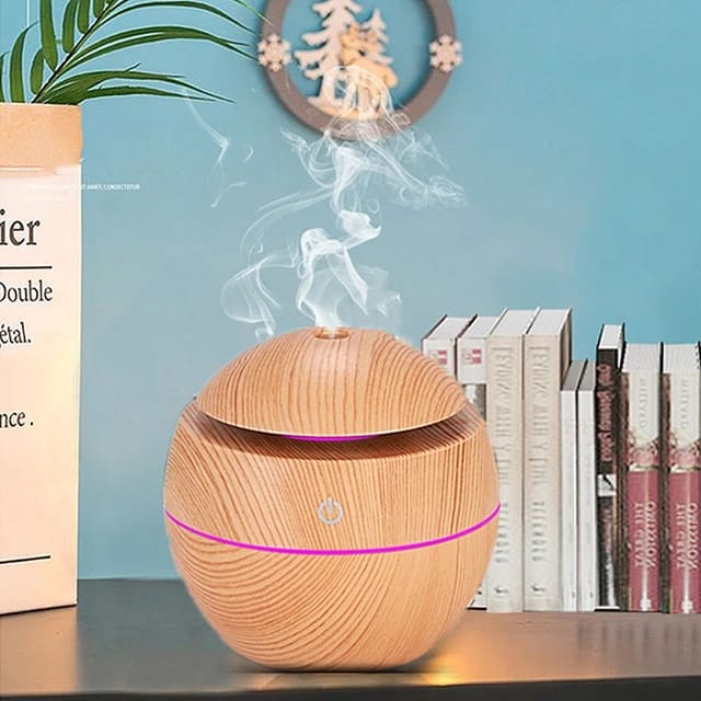 130ml Ultrasonic Air Humidifier – Wood Grain Aromatherapy Diffuser with LED Light, USB Powered, 5-Hour Runtime – Ideal for Home Office & Remote Work Focus