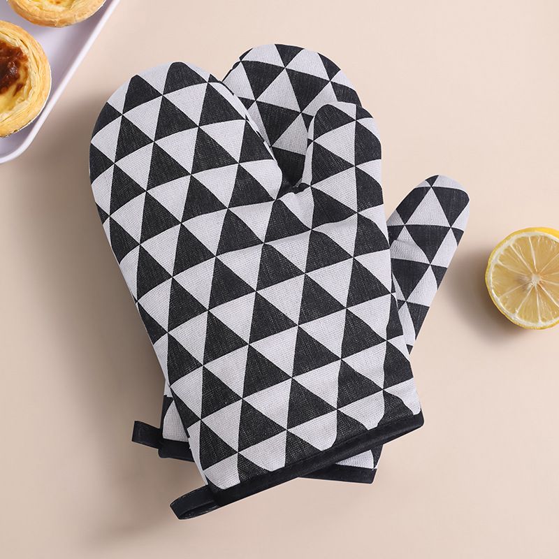 Kitchen Microwave Oven Mitts Thickened Plaid Anti-Scalding Heat-Proof Gloves High Temperature Resistant Baking Cotton Dotted BBQ Non-slip Baking Gloves