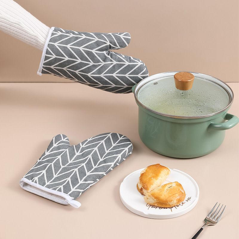 Kitchen Microwave Oven Mitts Thickened Plaid Anti-Scalding Heat-Proof Gloves High Temperature Resistant Baking Cotton Dotted BBQ Non-slip Baking Gloves