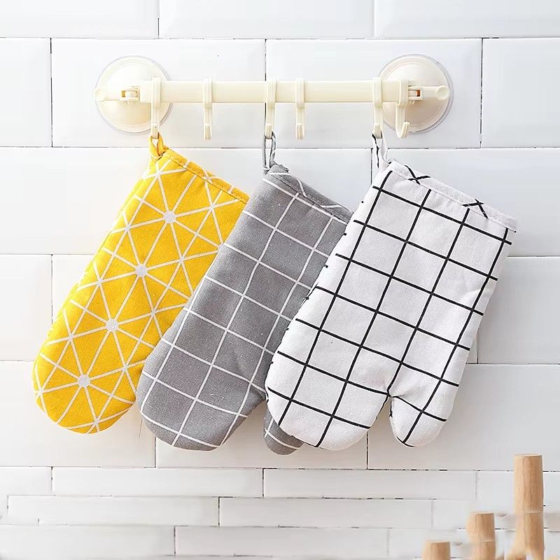 Kitchen Microwave Oven Mitts Thickened Plaid Anti-Scalding Heat-Proof Gloves High Temperature Resistant Baking Cotton Dotted BBQ Non-slip Baking Gloves