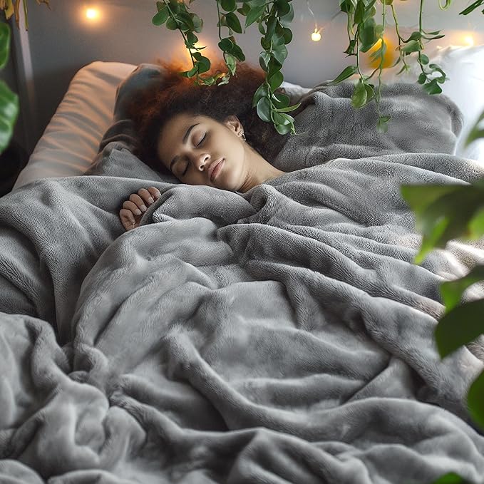 GentleSoft Fleece Bed Blankets Queen Size Grey - Soft Lightweight Plush Fuzzy Cozy Luxury Fall Blanket Microfiber, Room Home Decor Gifts for Women and Men,84x90 inches