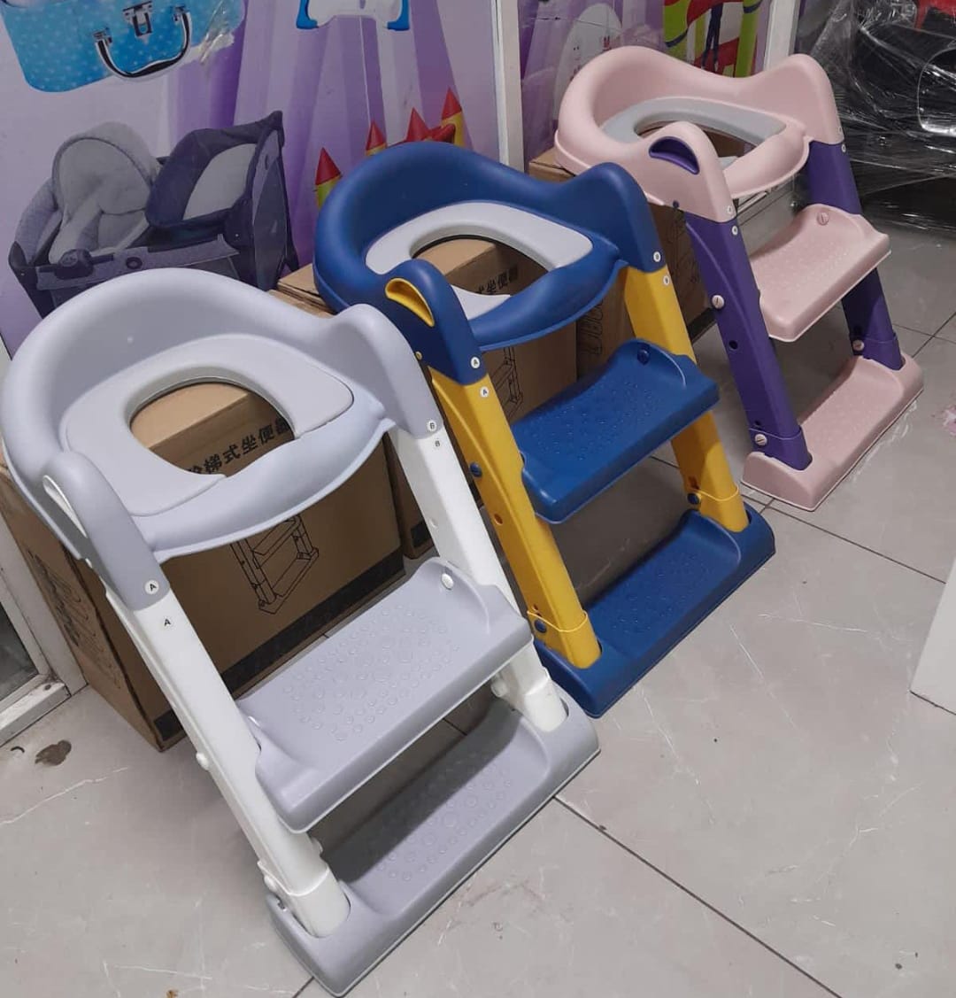 FOLDABLE KIDS TOILET LADDER WITH SOFA ( 1.5 to 4 years)