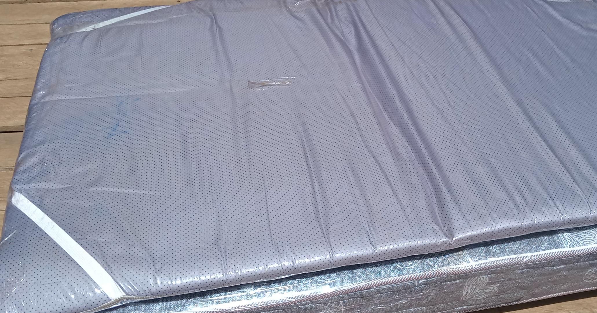 SOFT,COMFORTABLE AND QUALITY  MATTRESS TOPPER.