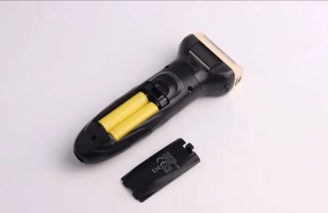 GEEMY GM-595 RECHARGEABLE 3 IN 1 HAIR CLIPPERS,SHAVER AND NOSE TRIMMER.