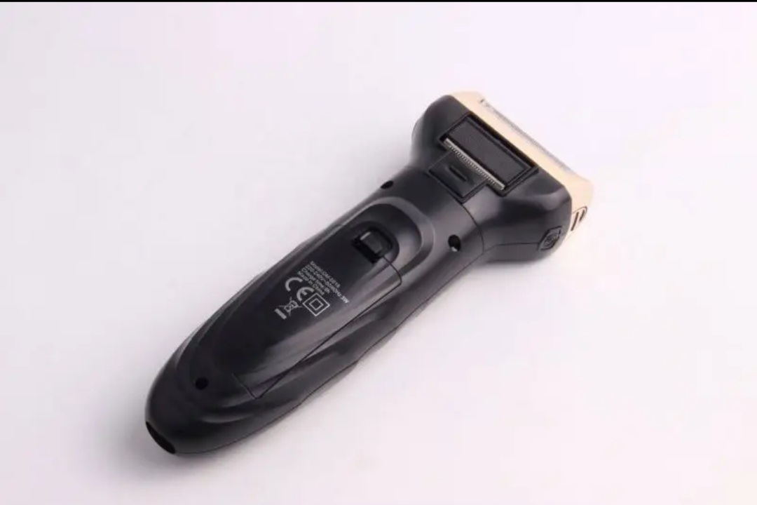 GEEMY GM-595 RECHARGEABLE 3 IN 1 HAIR CLIPPERS,SHAVER AND NOSE TRIMMER.