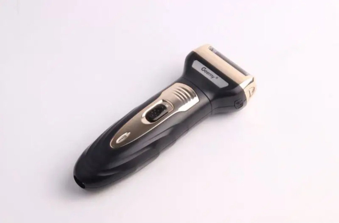 GEEMY GM-595 RECHARGEABLE 3 IN 1 HAIR CLIPPERS,SHAVER AND NOSE TRIMMER.