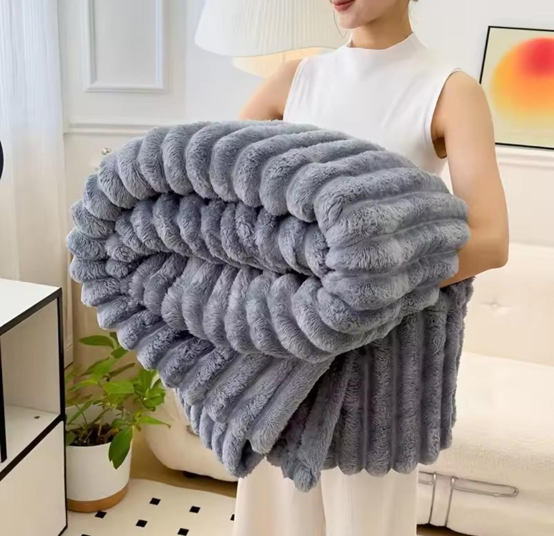 Home Bedding Blanket, Chuai Rabbit Plush Nap Blanket, Office Milk Fleece Flannel Warm Thickened Comfortable Sofa Throw Blanket