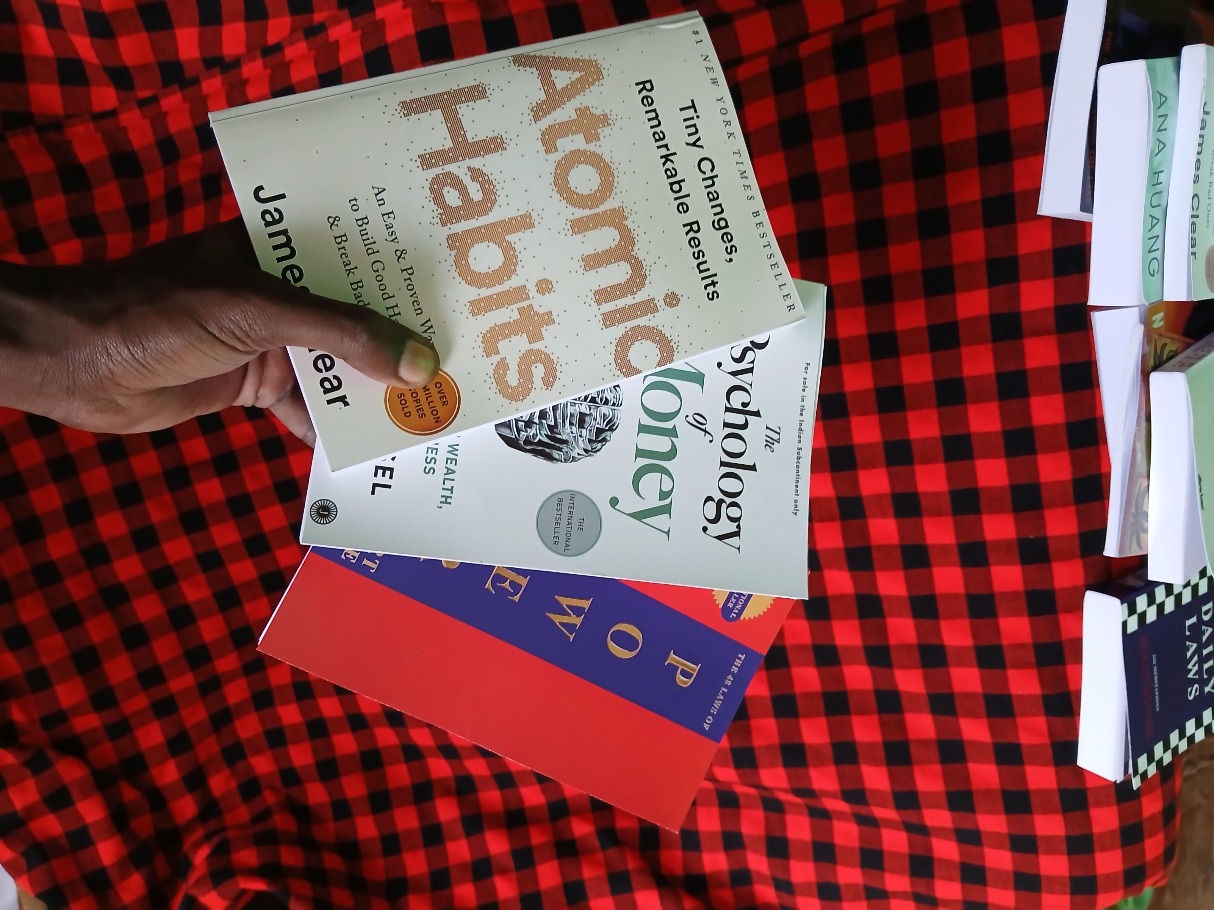 The set of 3(Atomic of habit,The physiological of money and The 48 laws of power)
