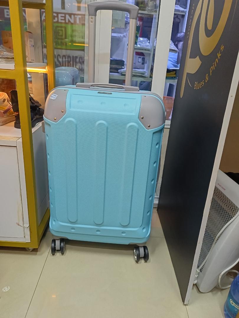 medium fibre suitcase, amazing for traveling