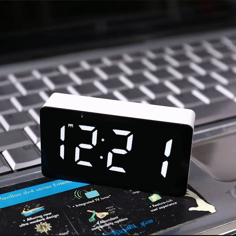 LED digital mirror alarm 12/24 hours digital date display night mode snooze function mirror alarm clock desktop decoration
