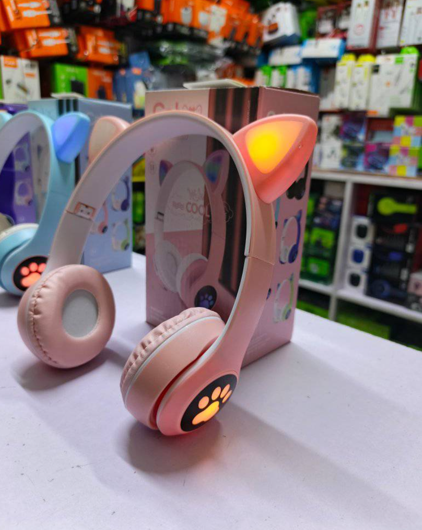 Headphones Flash Cute Cat Ears Wireless Game Headphones RGB LED Lighted Cat Ear headphones Noise-Canceling Over-Ear Headphones Foldable- Pink, Black, Purple, Light blue