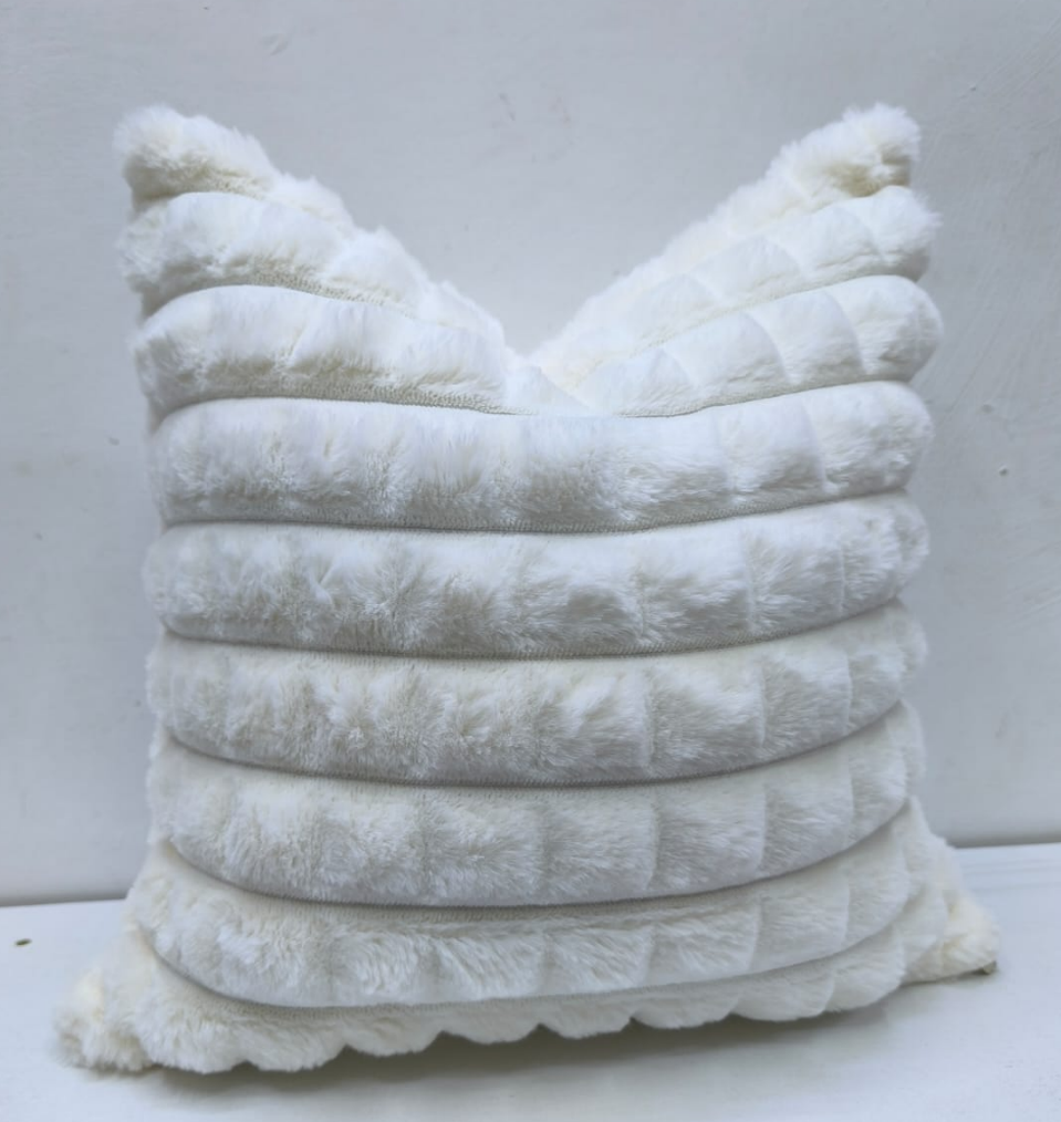 Living Room Cushion, White Faux Fur Cozy Soft Plaid Decorative Throw Pillow Covers 18x18 Inch Set of 2 Velvet Pillowcase Cushion