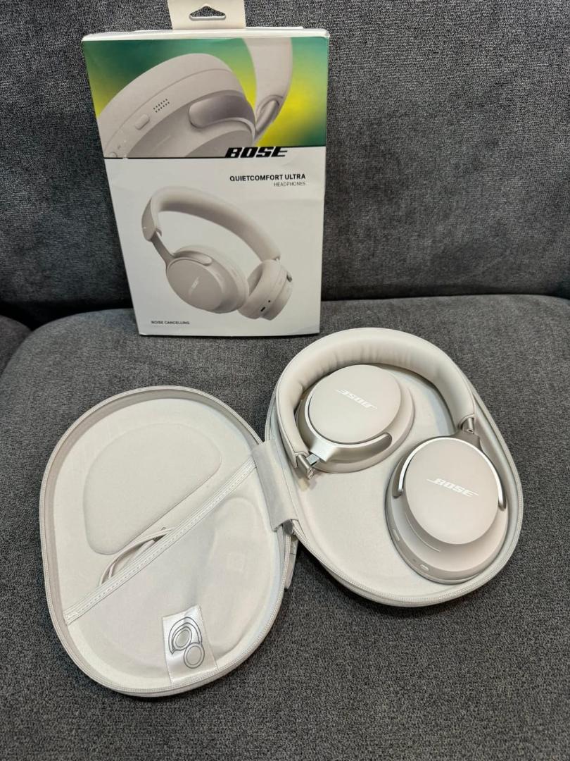 Bose Quite comfort wireless headphones -noise cancelling