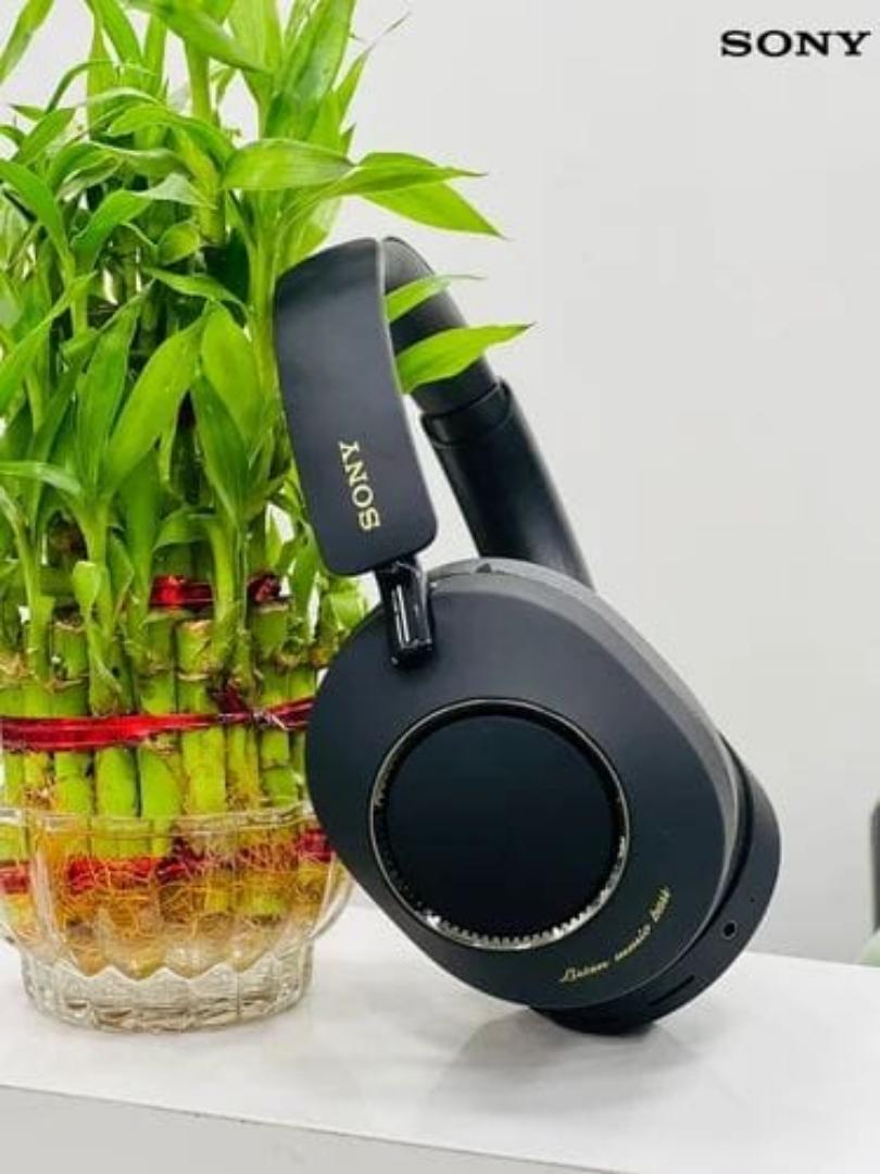 Wireless Music WH-1000XM8 SON Y The Best Wireles Noise Canceling Headphone -BLACK
