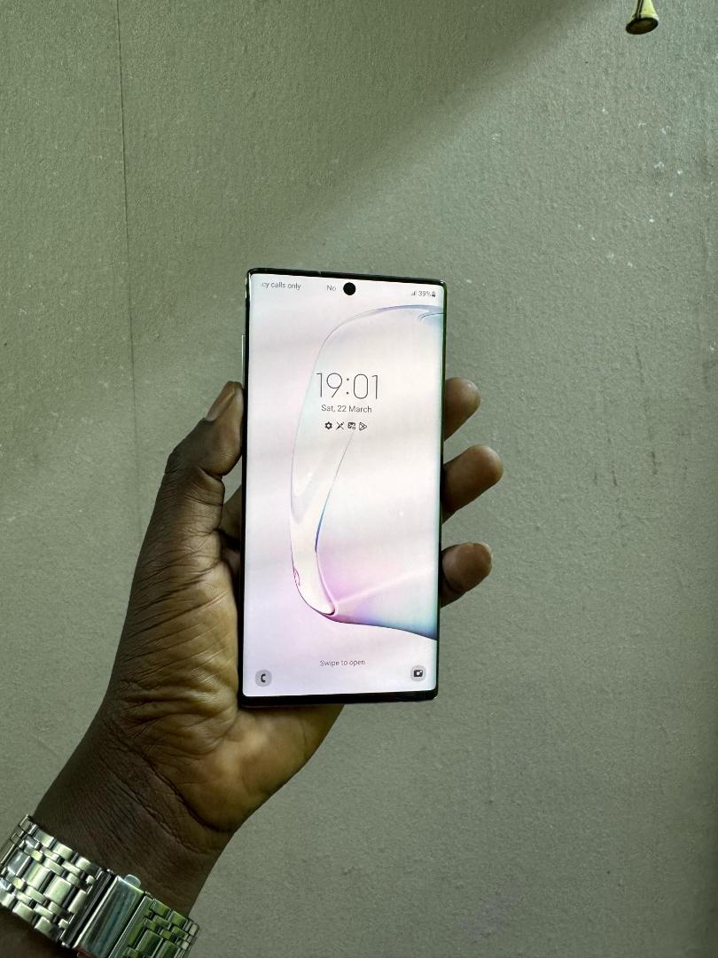 SAMSUNG GALAXY NOTE 10 12gb ram 256gb storage