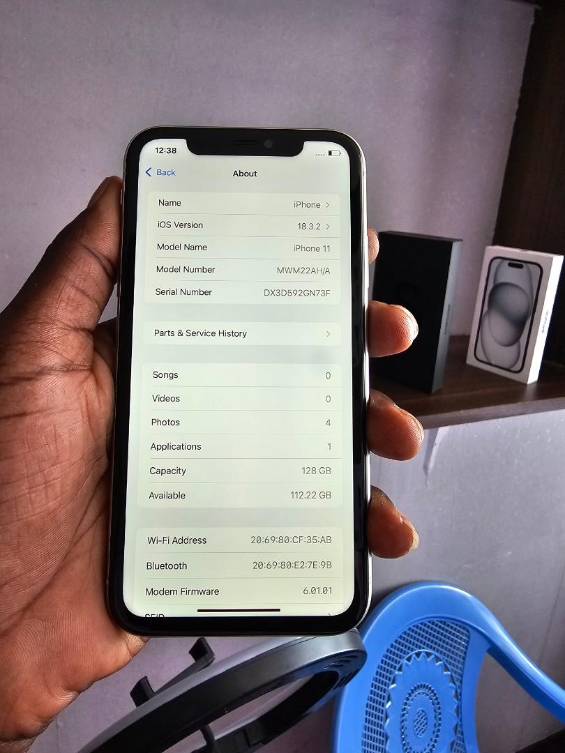 Ex uk Iphone 11 plain 128gb with face I'd in mint condition