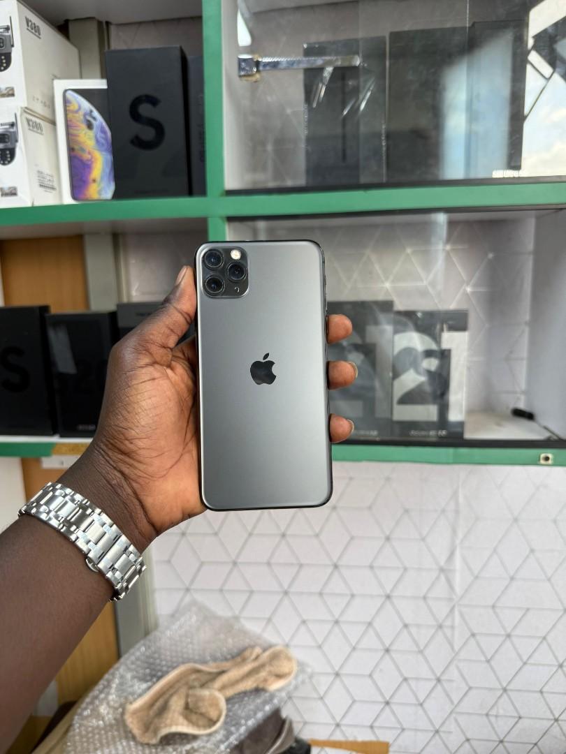 Apple iphone 11 pro max 256gb with face ID smartphone  4Lte flagship performance A13 Bionic chip