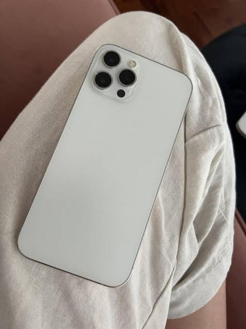 EX UK iPhone 12 pro max 128gb white with good battery life