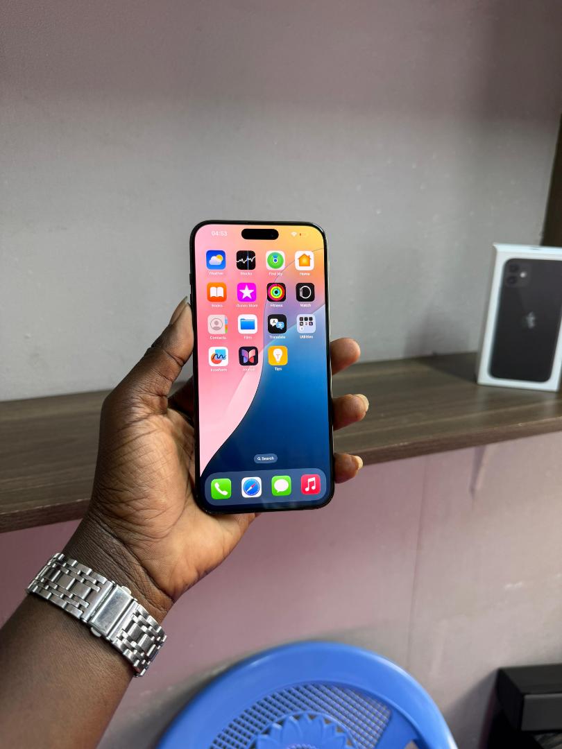EX UK IPHONE 15 PRO MAX 256GB BATTERY 🔋 90% US VERSION ESIM