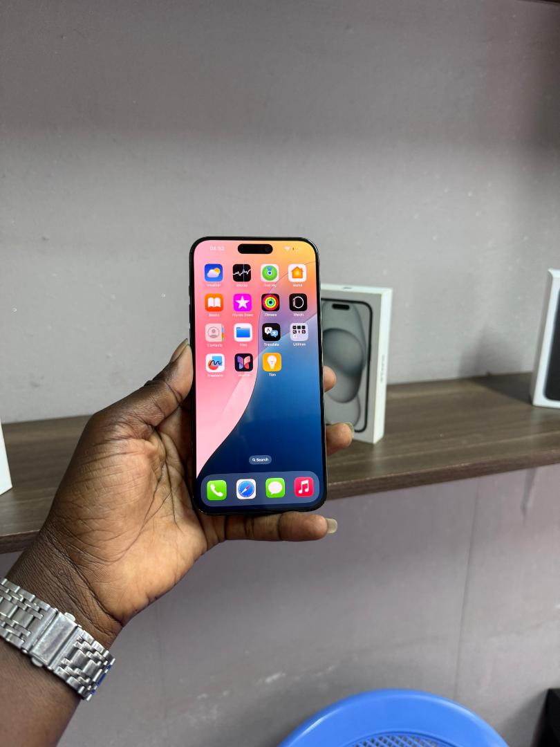 EX UK IPHONE 15 PRO MAX 256GB BATTERY 🔋 90% US VERSION ESIM