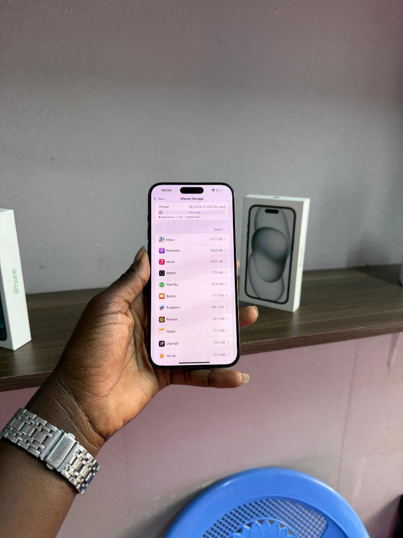 EX UK IPHONE 15 PRO MAX 256GB BATTERY 🔋 90% US VERSION ESIM