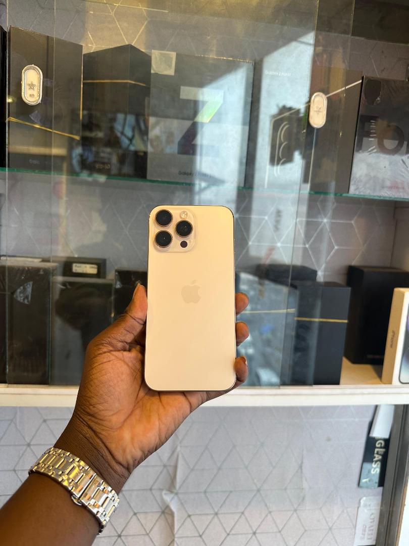 EX UK IPHONE 16 PRO MAX 256GB BOTH SIM CARD AND ESIM