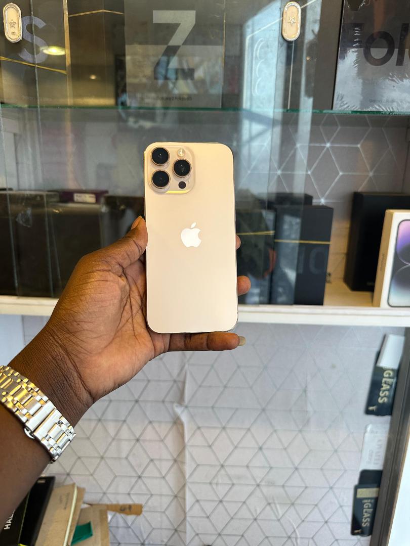 EX UK IPHONE 16 PRO MAX 256GB BOTH SIM CARD AND ESIM