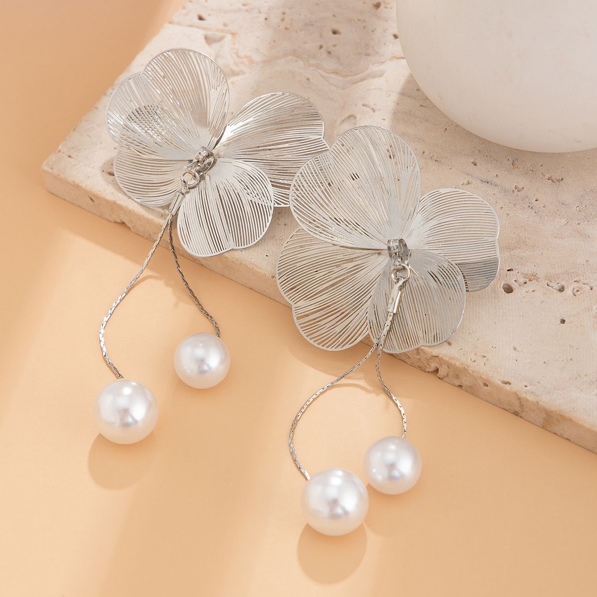 European and American cross-border texture three-dimensional ginkgo flower earrings sweet and cool versatile tassel earrings