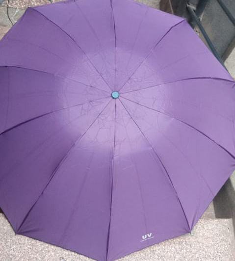 ☔☔☔ 3 fold umbrella 

☔Available in different colours

⚡High quality fabric

☔ideal and convenient for both rainy and sunny seasons 

  💫durable