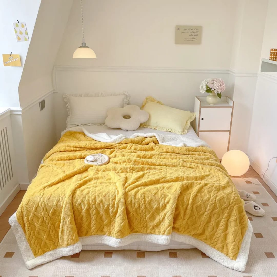 💫💫New ARRIVALS 💥💥Sherpa Fleece Blanket -6*6. Designed to be durable and long-lasting, with some featuring reinforced stitching and fade-resistant materials.