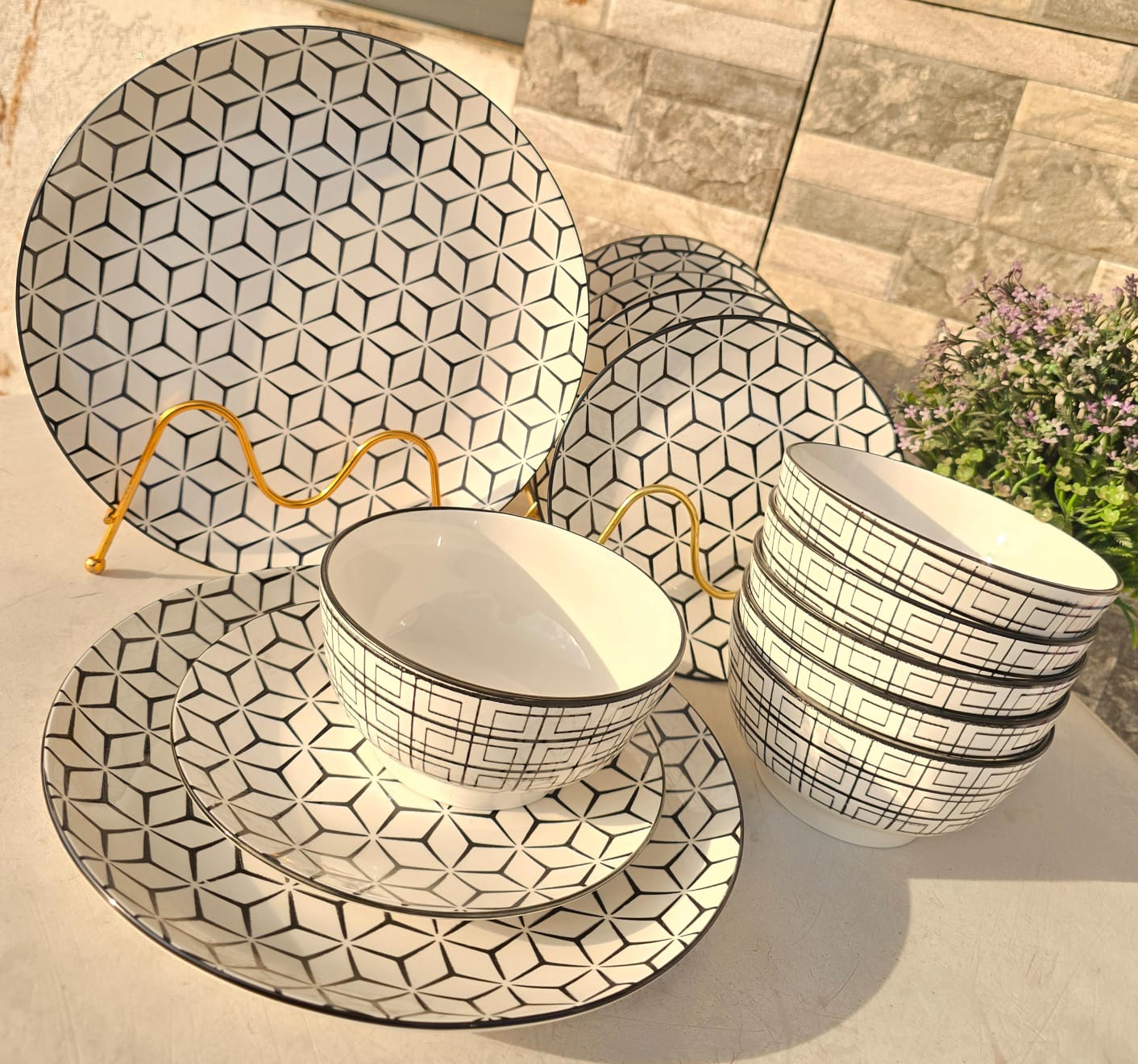 🍽️ All Black 18pcs Dinner Set – Sleek. Stylish. Stunning.

Turn every meal into a classy affair with this bold All Black Dinner Set!
✨ Timeless elegance meets modern design!

🔹 What’s Inside:
▪️6 Bi