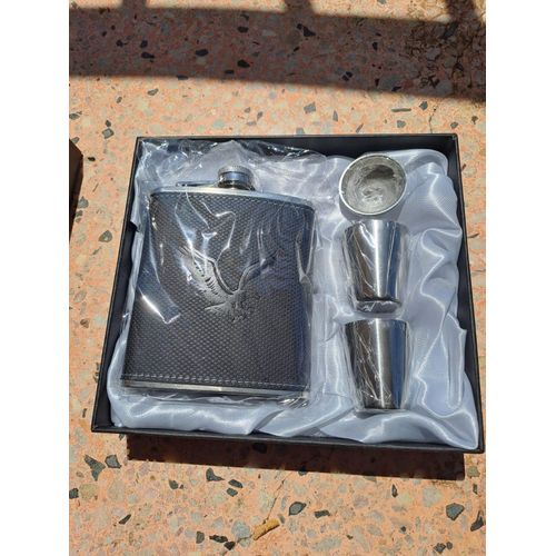 Hip Flask Gift Set for Men, 8oz Leak-proof Flask with 2 Cups and Funnel, Food-grade Stainless Steel Black Leather Pocket Flask, Gift Box Suitable for Whiskey, Wedding Party Groomsman Gift