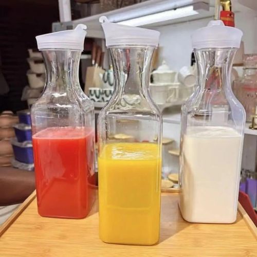 1.5 litres Plastic Juice Carafe with Lids (Set of 3) Carafes for Mimosa Bar, Drink Pitcher with Lid, Water Bottle, Milk Container, Clear Beverage Containers for Fridge, Pantry Storage, Round Pitchers