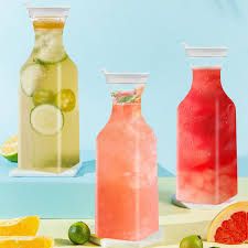 1.5 litres Plastic Juice Carafe with Lids (Set of 3) Carafes for Mimosa Bar, Drink Pitcher with Lid, Water Bottle, Milk Container, Clear Beverage Containers for Fridge, Pantry Storage, Round Pitchers