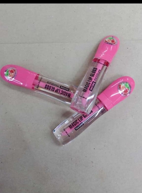 Kiss Beauty magic lip gloss lasting moisture