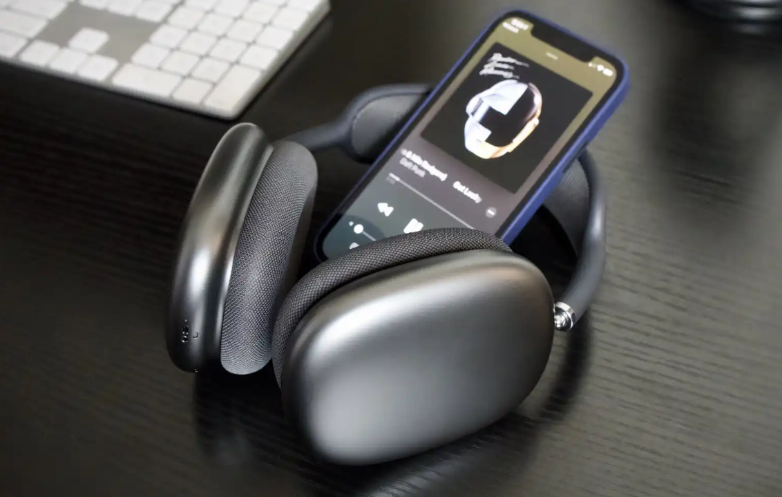 Apple AirPods Max – Wireless Over-Ear Headphones with ANC, Spatial Audio, Long Battery Life & Premium Sound