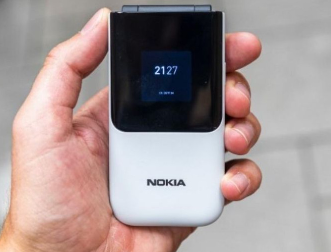 Nokia 2720 Flip 4G – Dual SIM Feature Phone with WhatsApp, Facebook, Google Assistant, Large Buttons, Long Battery Life