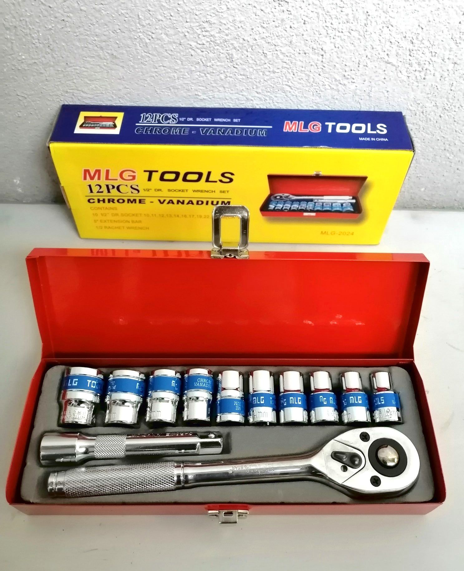 12Pcs Ratchet Handle Socket Spanner Set in Lockable Box