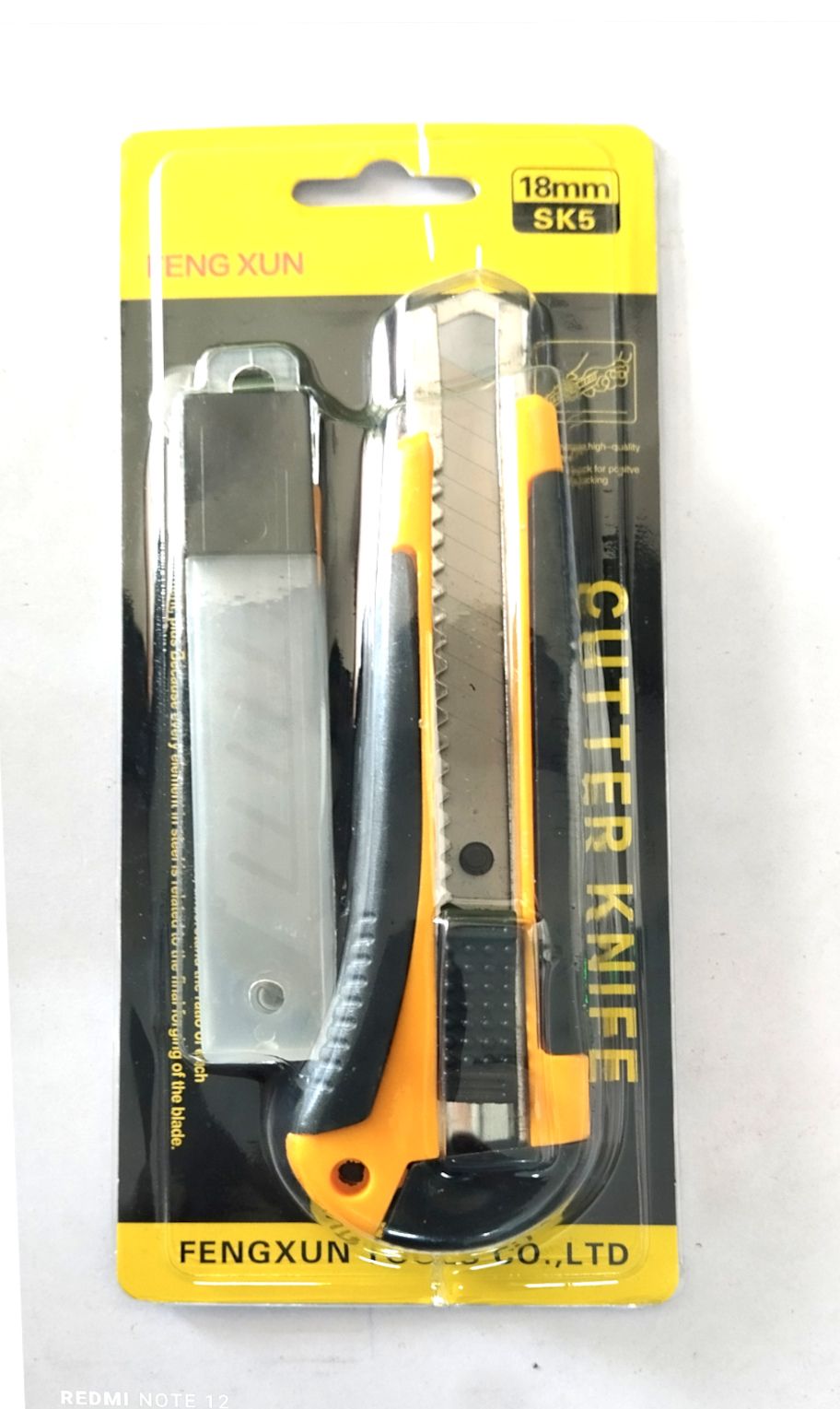 Utility Stripping Knife & 3 Free Breakable Blades