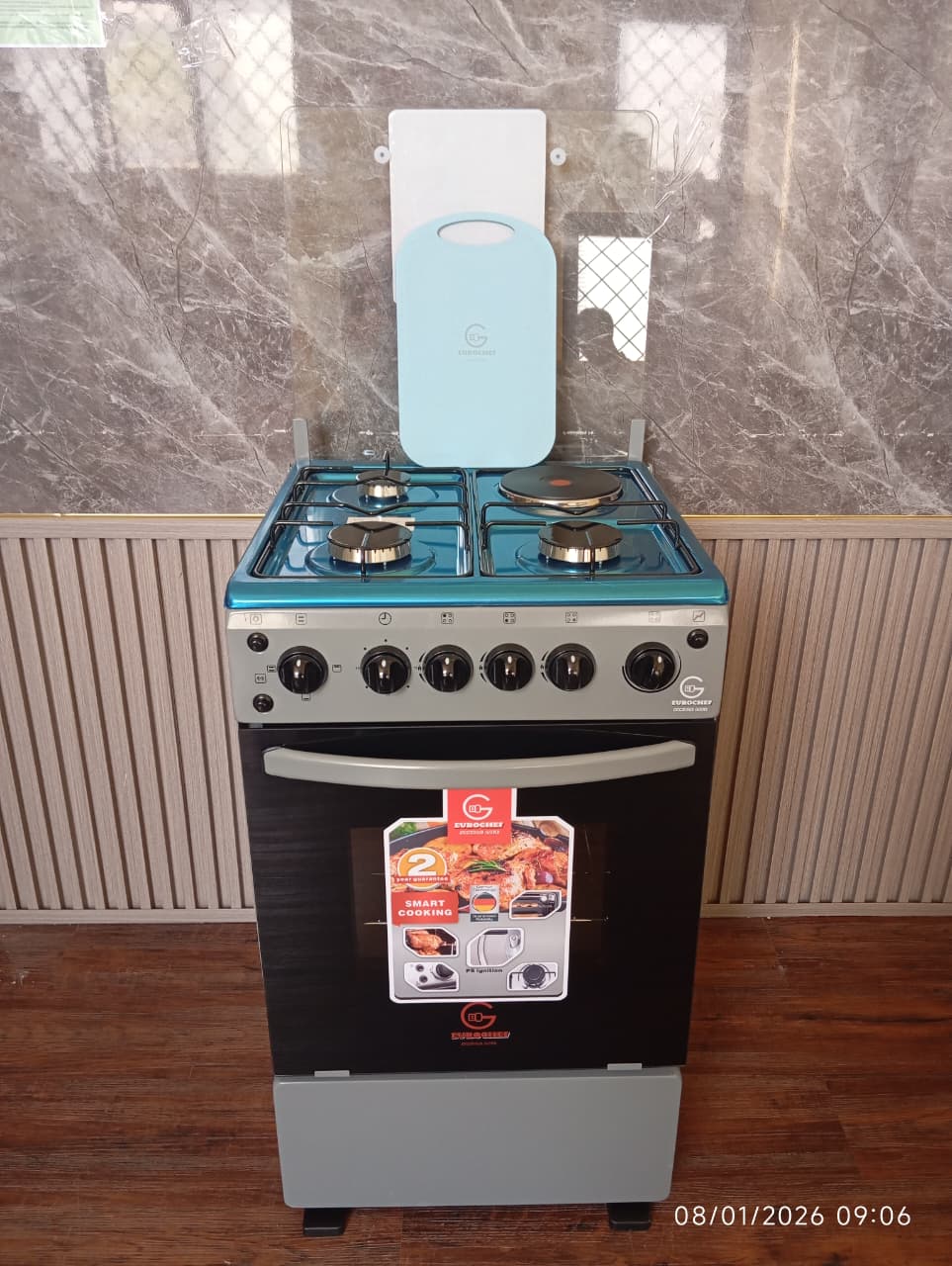 EUROCHEF 50x55, 3 Gas Jet Burners + 1 Rapid Hot Plate, Electric Oven Standing Cooker with free Chopping Board